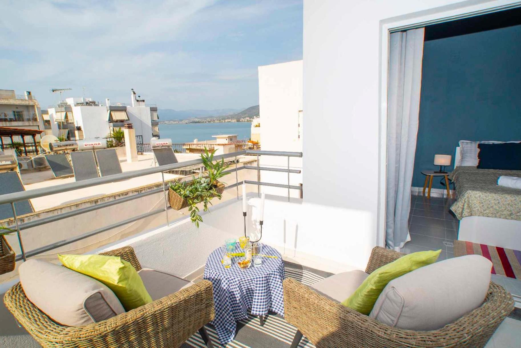 Top Floor Apartment In Chalkís Exterior foto